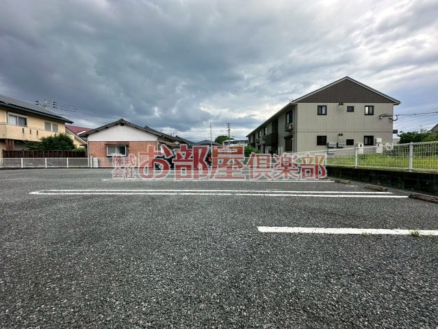 グラースの駐車場