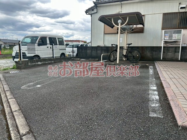 アルカンシェルⅡの駐車場