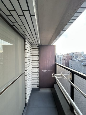 大阪市中央区高津３丁目の賃貸マンションのバルコニー