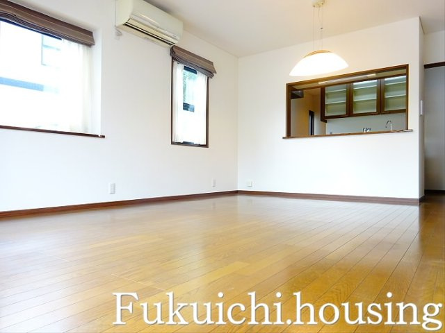 赤堤３丁目戸建の居間・リビング