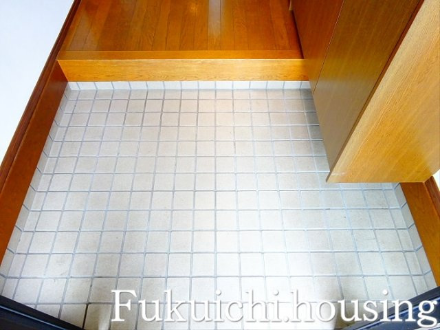 赤堤３丁目戸建の玄関