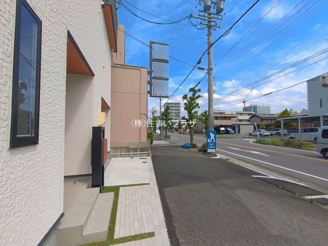 仲介手数料無料）一宮市野口の玄関|明るい玄関です