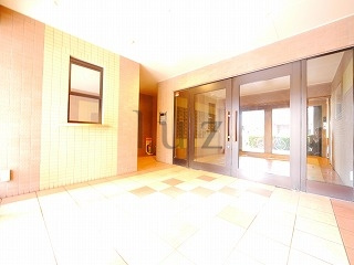 メジャーランド横濱鶴見のエントランス