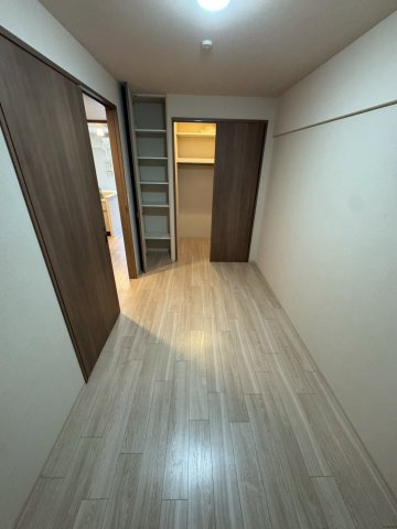 リビオレゾン梅田カサーレの洋室