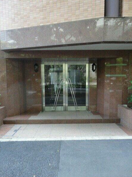 ロイヤルパレス高井戸のエントランス
