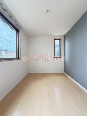 HEARTY’S ENT G棟の洋室|落ち着いた色調の洋室です
