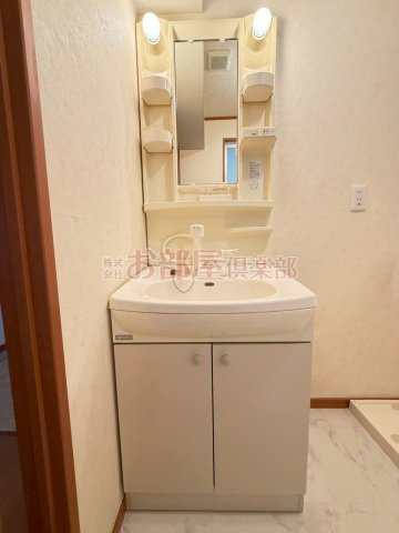 シーベルの洗面所|明るい洗面所です