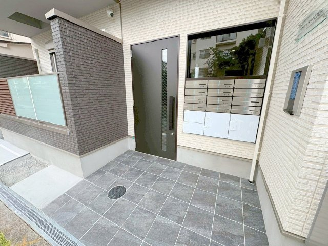 グリッター上新庄のエントランス