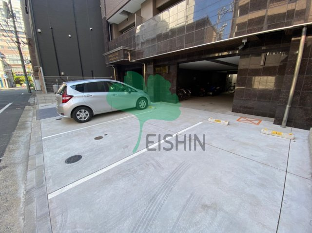 サニークレスト須崎町の駐車場