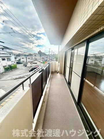 フレール江坂のバルコニー