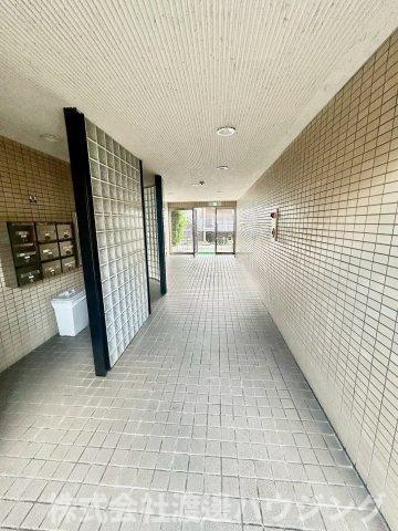 フレール江坂のエントランス