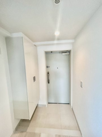 アスリート江坂2番館の玄関