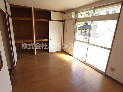 【寝室】 | スターヒルズ長島B | 落ち着いて過ごせるお部屋なので、寝室にいかがでしょうか