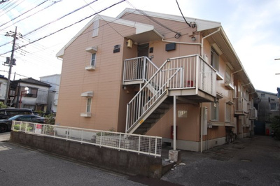 ★軽量鉄骨造２階建て★
