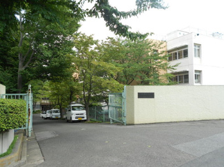 川口市立小谷場中学校まで650ｍ