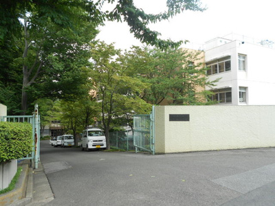 川口市立小谷場中学校まで650ｍ