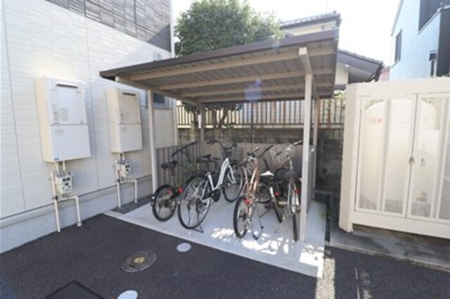 プレシャス天川原のその他|駐輪場