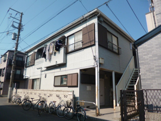 リバーサイドで散歩もすぐ行けます。