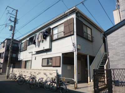 リバーサイドで散歩もすぐ行けます。