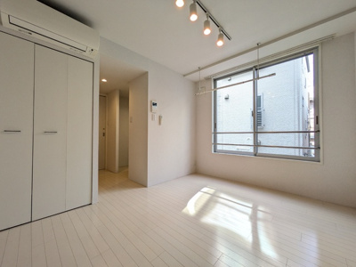 どんな家具も似合いそうなお部屋です