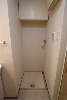 室内に洗濯機置き場ございます