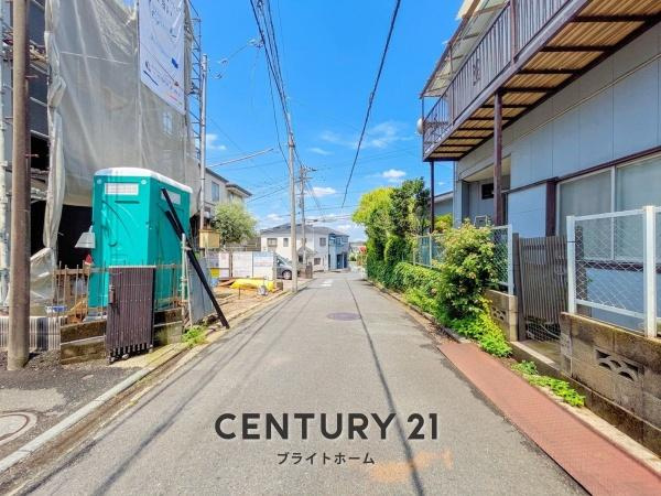 横浜市南区大岡３丁目の新築一戸建の前面道路含む現地写真