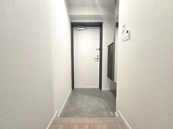 アドヴァンス鶴見アネックスの玄関|収納豊富な玄関です。
この明るい玄関が気持ちよく家族を迎え入れます♪