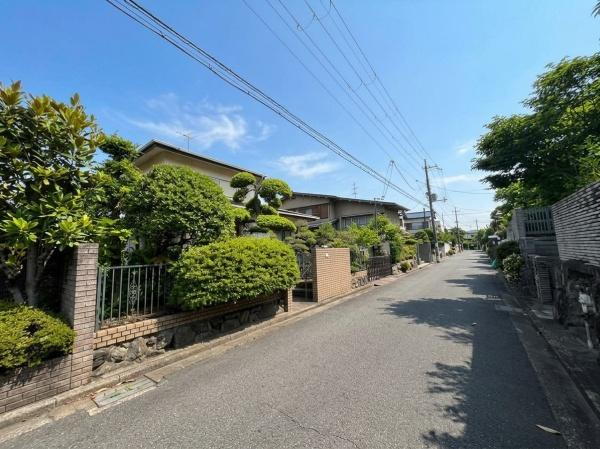 【前面道路含む現地写真】
