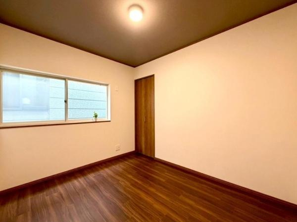門真市 大池町　中古 戸建ての洋室