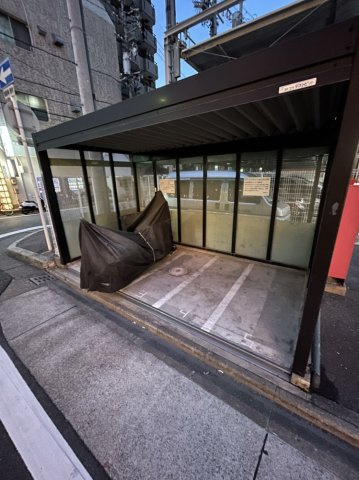 パークフラッツ金山　名古屋市賃貸　仲介手数料無料の駐車場