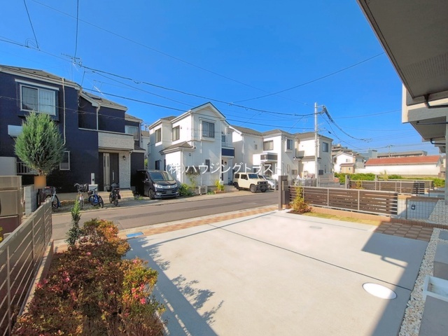 仲介手数料無料　所沢市東狭山ヶ丘3丁目　新築戸建　全7棟の前面道路含む現地写真