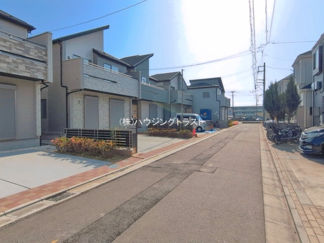 仲介手数料無料　所沢市東狭山ヶ丘3丁目　新築戸建　全7棟の前面道路含む現地写真