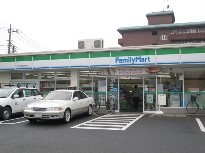 エスペランサの周辺|ファミリーマート中根中津町店（140ｍ）