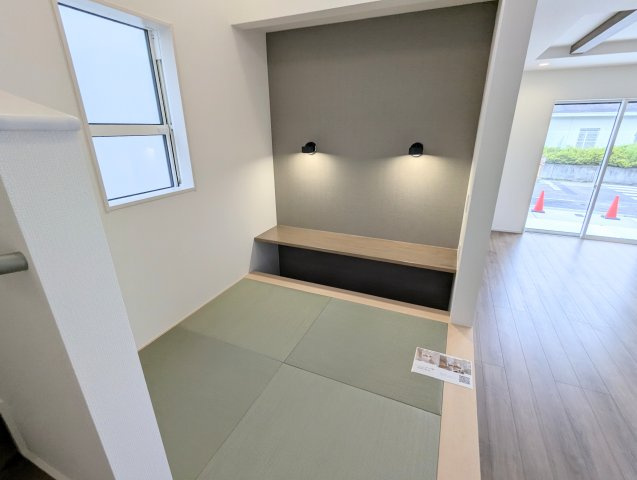 瀬戸市原山台8丁目　全2棟の居間・リビング