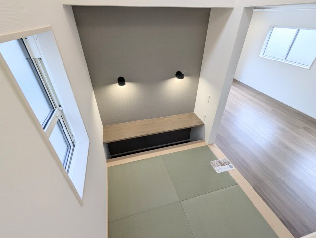 瀬戸市原山台8丁目　全2棟の居間・リビング
