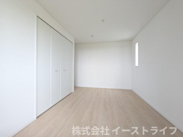 【新築戸建】　いわき市小名浜住吉第5　全4棟の子供部屋|1号棟写真　家具などのインテリアともマッチしておしゃれ感が出しやすく、身の回りの整理がしやすいのも洋室の魅力です◎