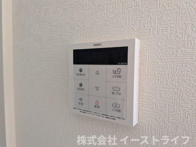 【新築戸建】　いわき市小名浜住吉第5　全4棟の発電・温水設備|1号棟写真　追い炊き機能付き給湯リモコン