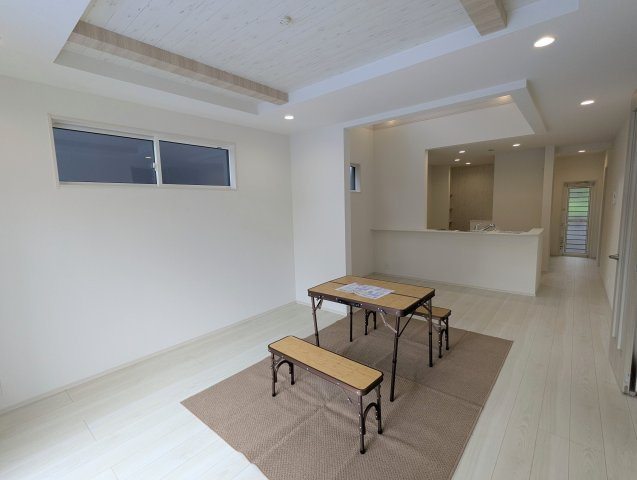 瀬戸市原山台8丁目　全2棟の居間・リビング