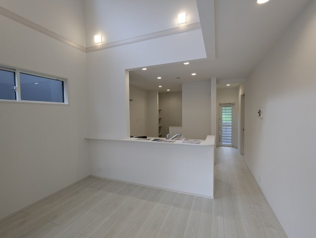 瀬戸市原山台8丁目　全2棟の居間・リビング