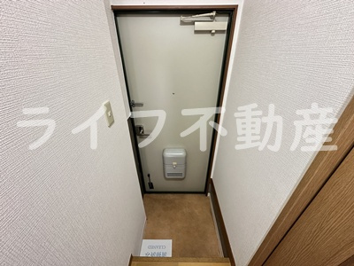 エスポアール布施の玄関|収納もある玄関です