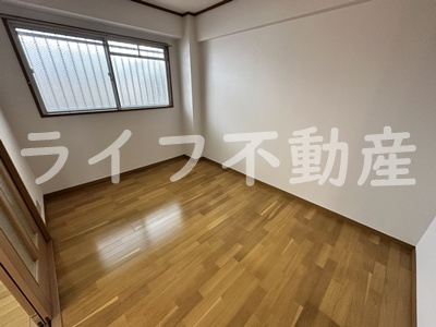 エスポアール布施の居間・リビング|こちらのリビングで趣味の時間をお楽しみください