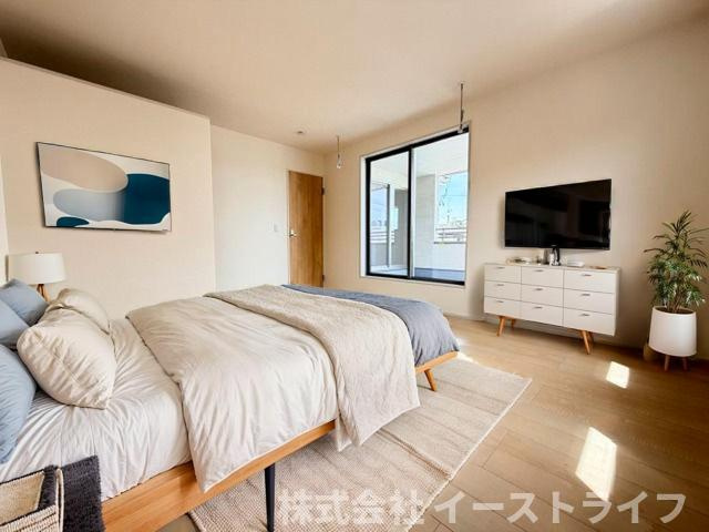 【新築戸建】　いわき市泉町滝尻第2　長期優良住宅　全8棟の寝室|2号棟写真の寝室に家具を配置したイメージ画像です　※本画像はCGで作成しており、実際に現地に 家具は置かれておりません。また、価格に 家具は含まれておりません。