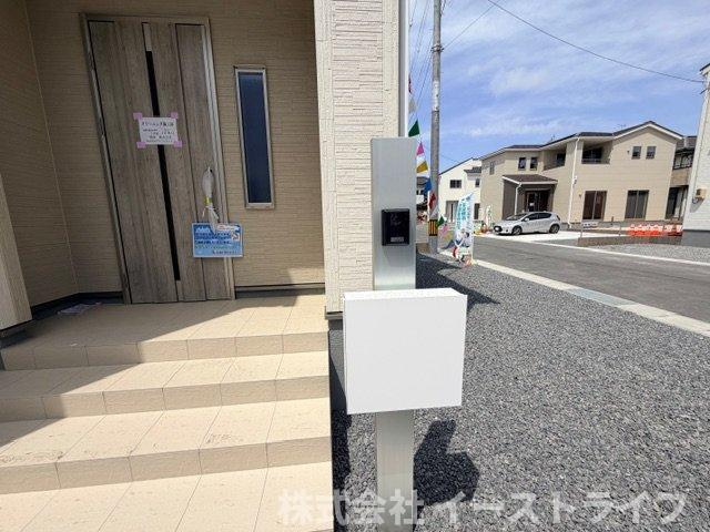 【新築戸建】　いわき市泉町滝尻第2　長期優良住宅　全8棟のセキュリティ|2号棟写真　ＴＶモニター付きインターホンのしたに郵便受けがついています