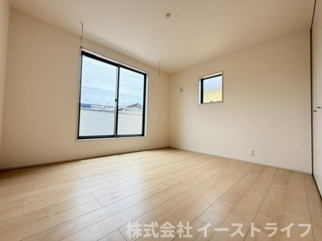 【新築戸建】　いわき市常磐上湯長谷町第2　長期優良住宅の寝室|フローリングのお部屋は耐久性があり傷がつきにくいので、一般的な使用ではメンテナンスはあまり必要ありません。また、汚れたらさっと拭き取るだけで、キレイな状態を保つことができます。