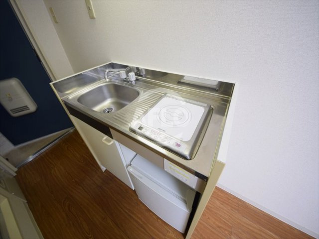 ラパンジール本田Ⅰのキッチン|ラパンジール本田Ⅰ　1口ＩＨキッチン（ミニ冷蔵庫付き）