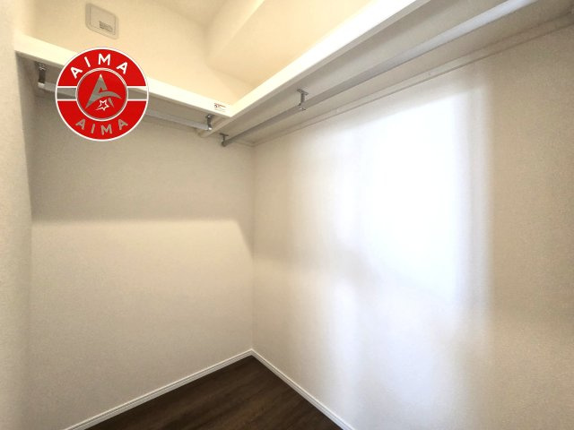 糟屋郡須恵町須恵第7-3棟（1号棟）の内観：施工例|洋服や大きな荷物が多い方や人数の多いご家族などは、一般的なクローゼットよりもウォークインクローゼットのほうが使い勝手が良いです。