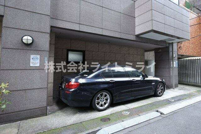 クレアシオン六本木の駐車場| 