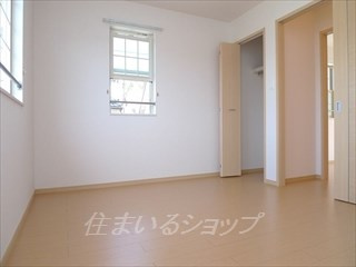 アプリコットの寝室|クローゼットあり