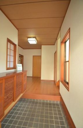 四街道市和良比貸家の玄関