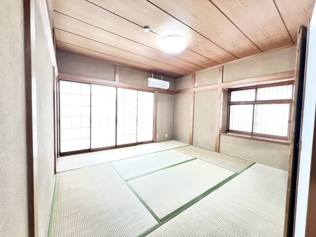 四街道市和良比貸家の寝室|ゆとりの広さです